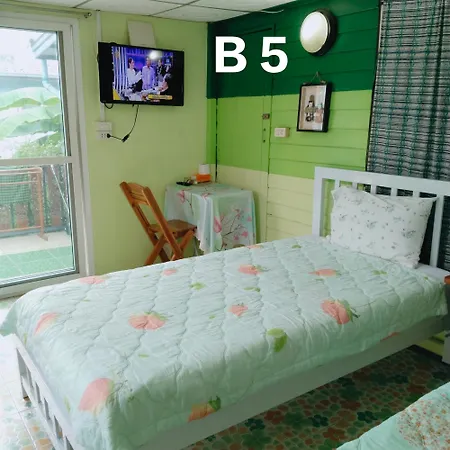 Ban Kru Ae Homehostel Bangkok Exterior photo